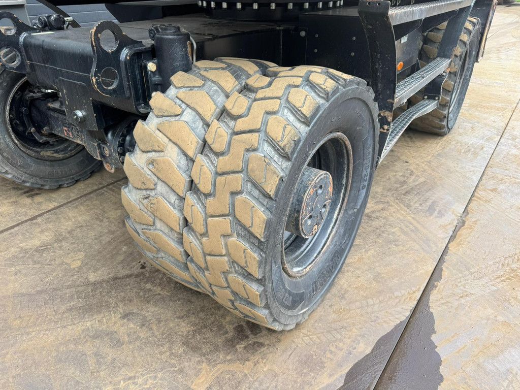 Caterpillar M320F