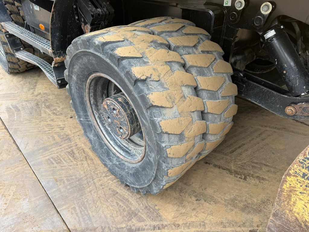Caterpillar M320F