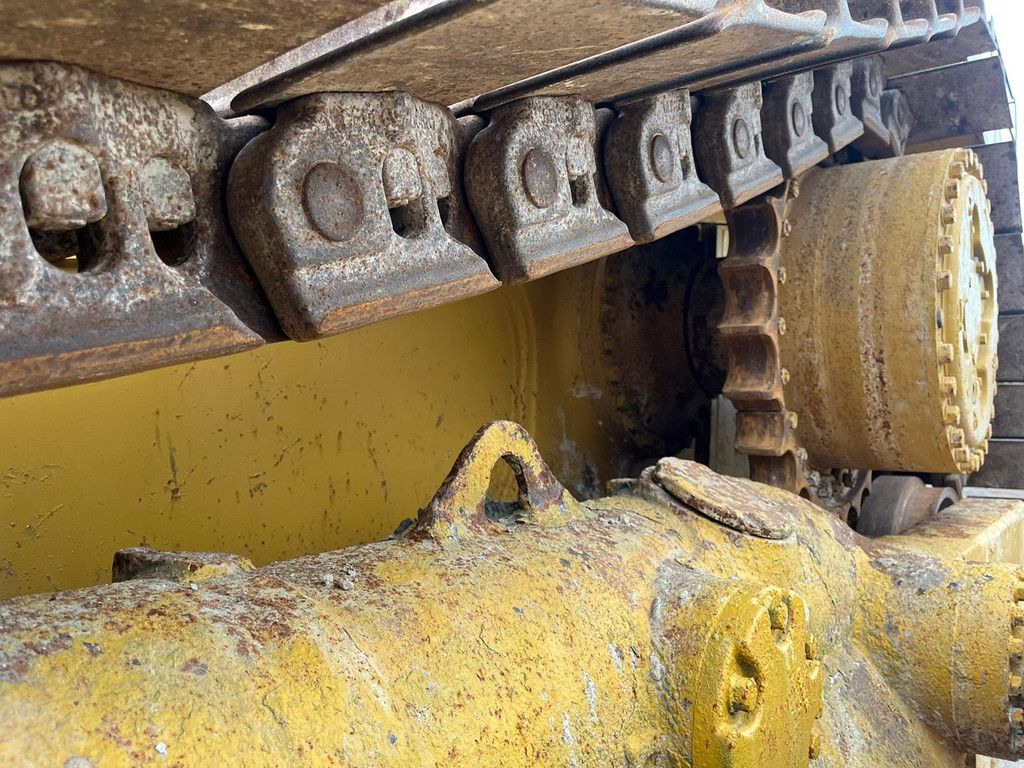Caterpillar D8R - Single shank ripper