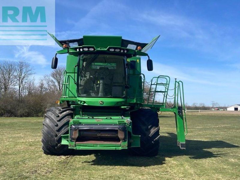 John Deere S690