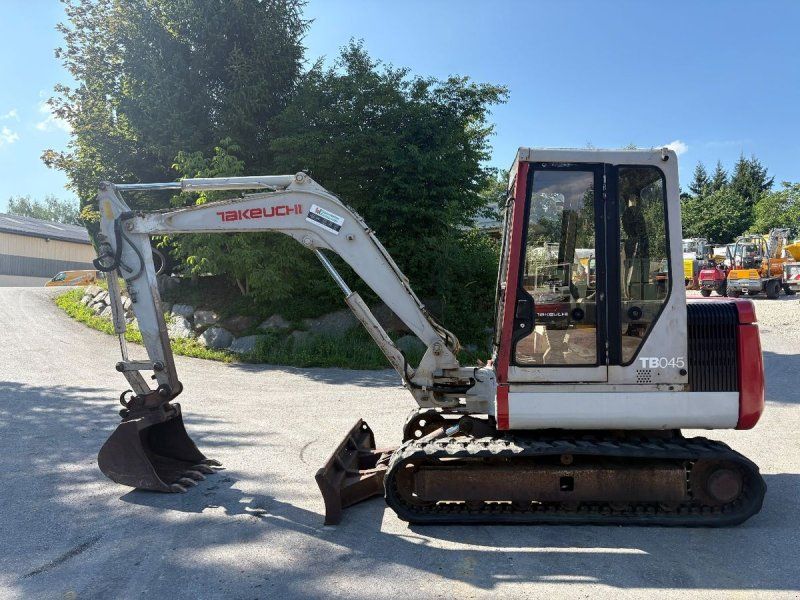 Takeuchi TB045