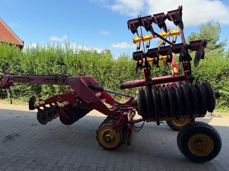 Väderstad Carrier 425 mit Striegel