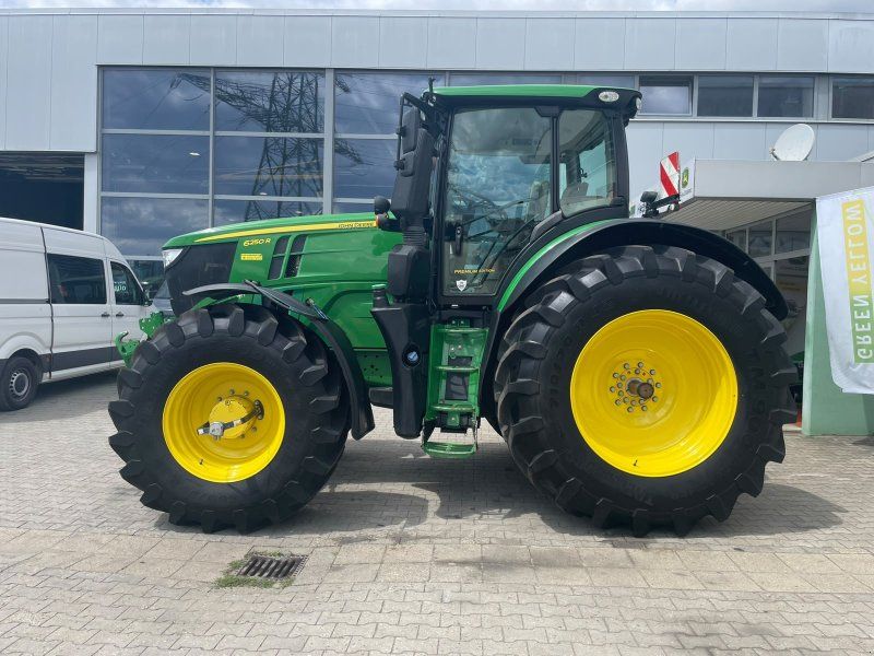 John Deere 6250R 6250 R mit neuen Rädern