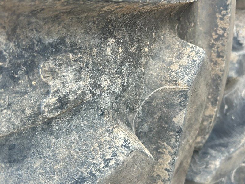 BKT 650/65R42