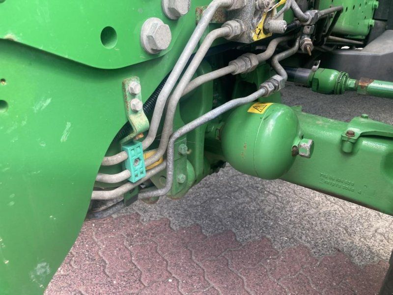 John Deere 6195M