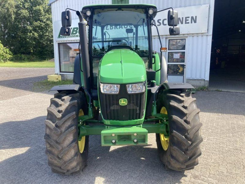 John Deere 5090 M