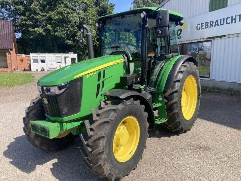 John Deere 5090 M