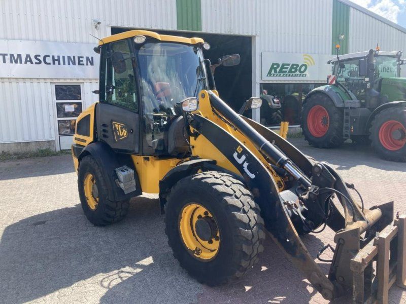 JCB 409