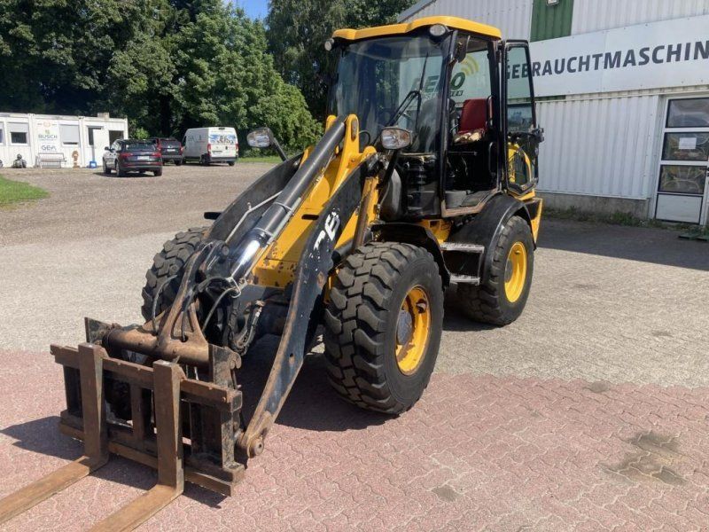 JCB 409