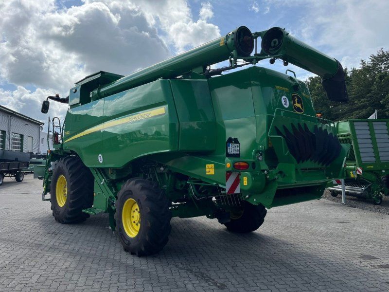 John Deere T660