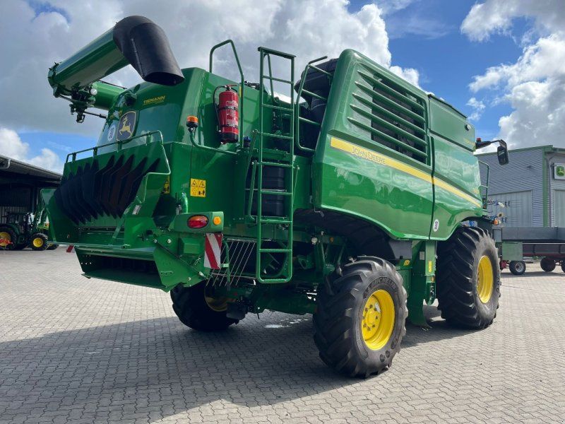 John Deere T660