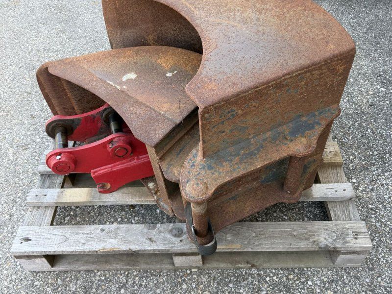 Takeuchi Schnellwechsler + Löffelpaket für TB 035/135/235