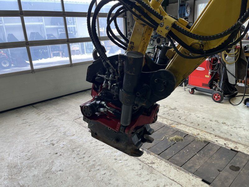 Takeuchi Rototilt +Oilquick für TB 290 295W 175