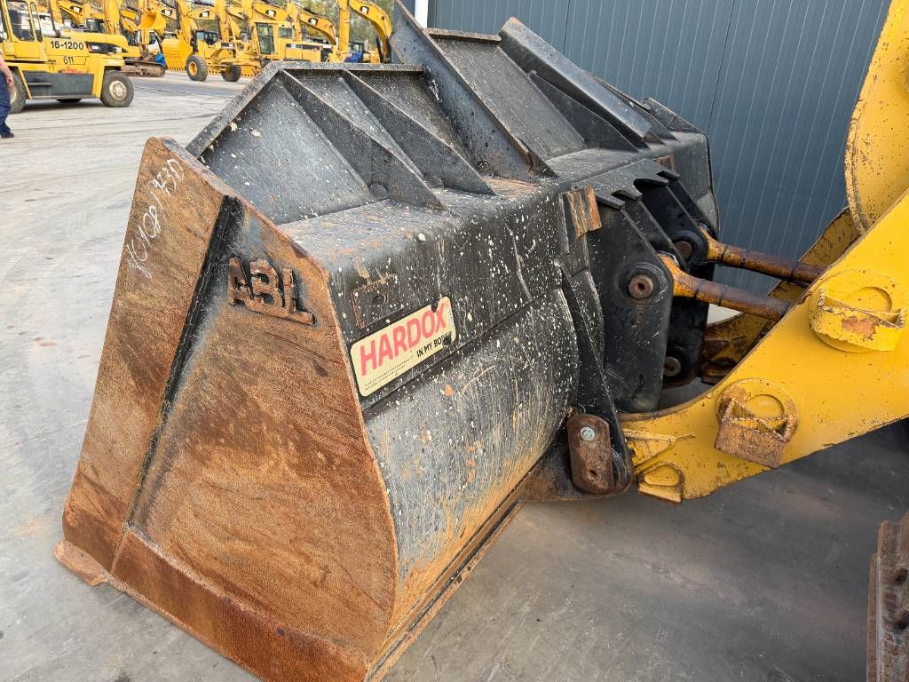 CAT 973D