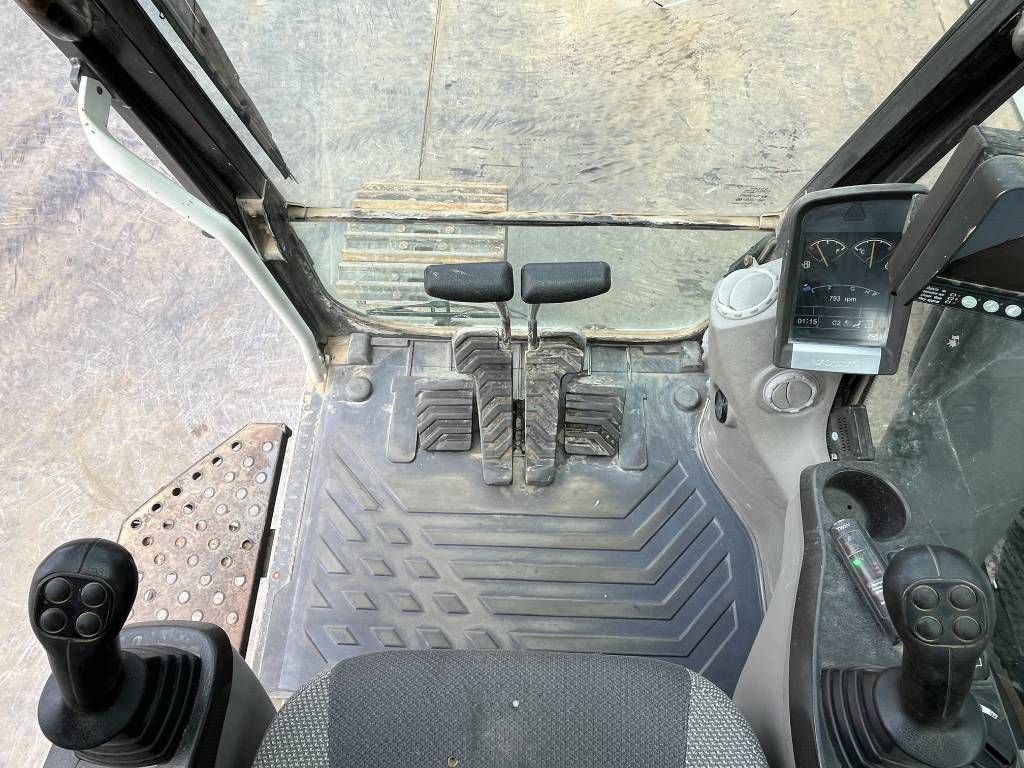Volvo EC380DL - Automatic Greasing / Quick Coupler