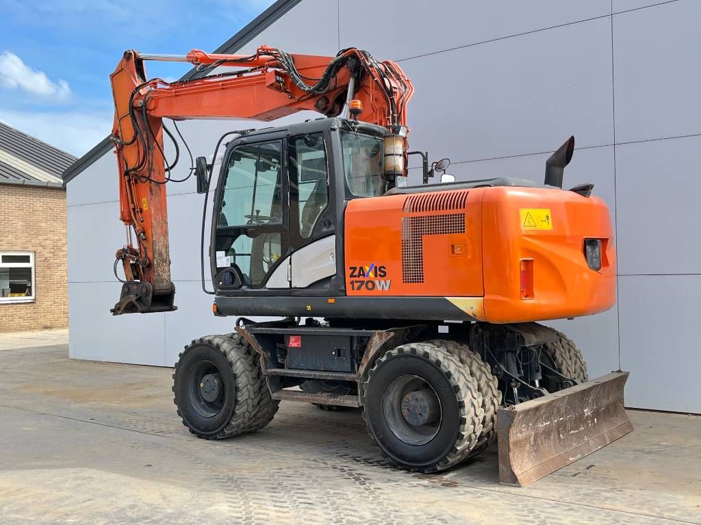 Hitachi ZX170W-5B - Blade / Triple Boom / Auto Greasing