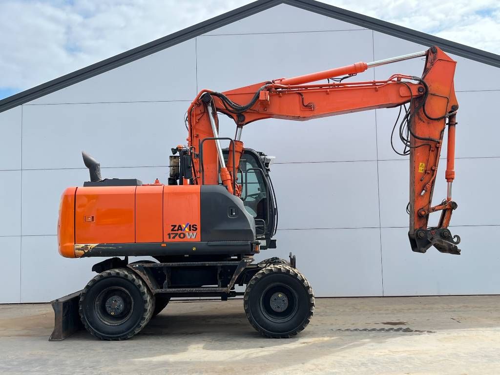 Hitachi ZX170W-5B - Blade / Triple Boom / Auto Greasing