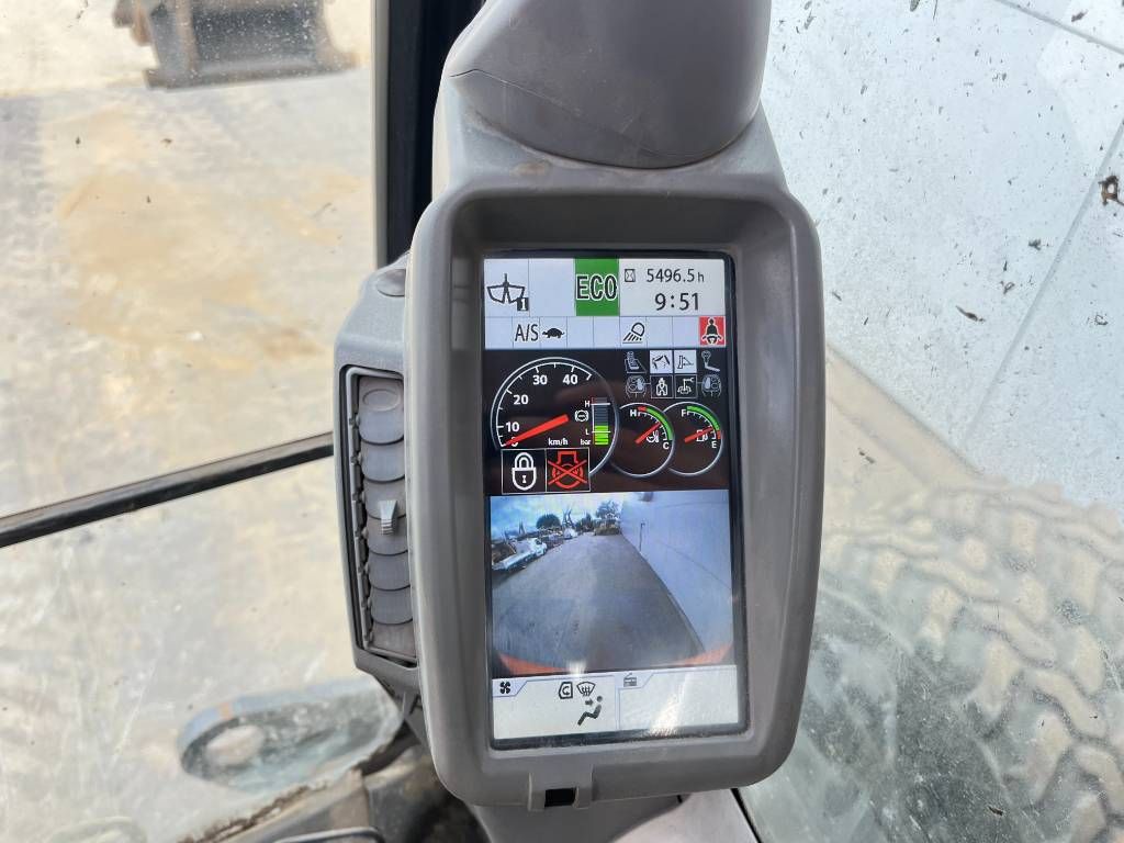 Hitachi ZX170W-5B - Blade / Triple Boom / Auto Greasing