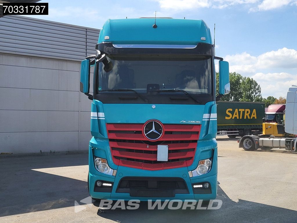 Mercedes Actros 1845 4X2 GigaSpace Retarder 2x Tanks Standklima ACC