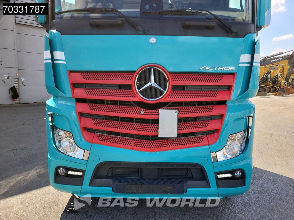 Mercedes Actros 1845 4X2 GigaSpace Retarder 2x Tanks Standklima ACC