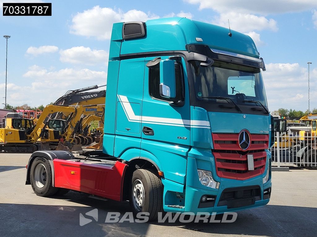 Mercedes Actros 1845 4X2 GigaSpace Retarder 2x Tanks Standklima ACC