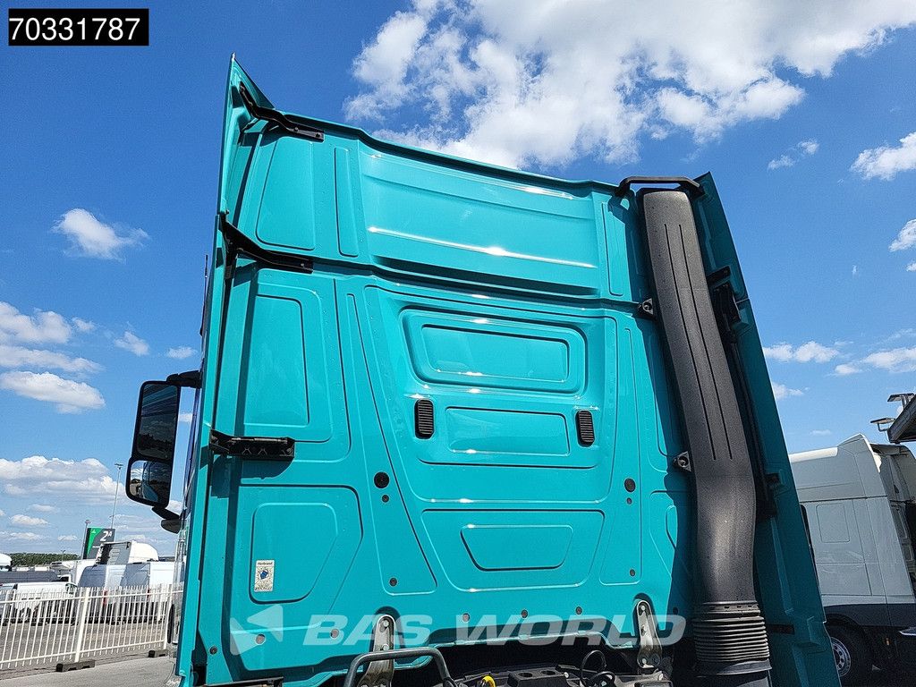 Mercedes Actros 1845 4X2 GigaSpace Retarder 2x Tanks Standklima ACC