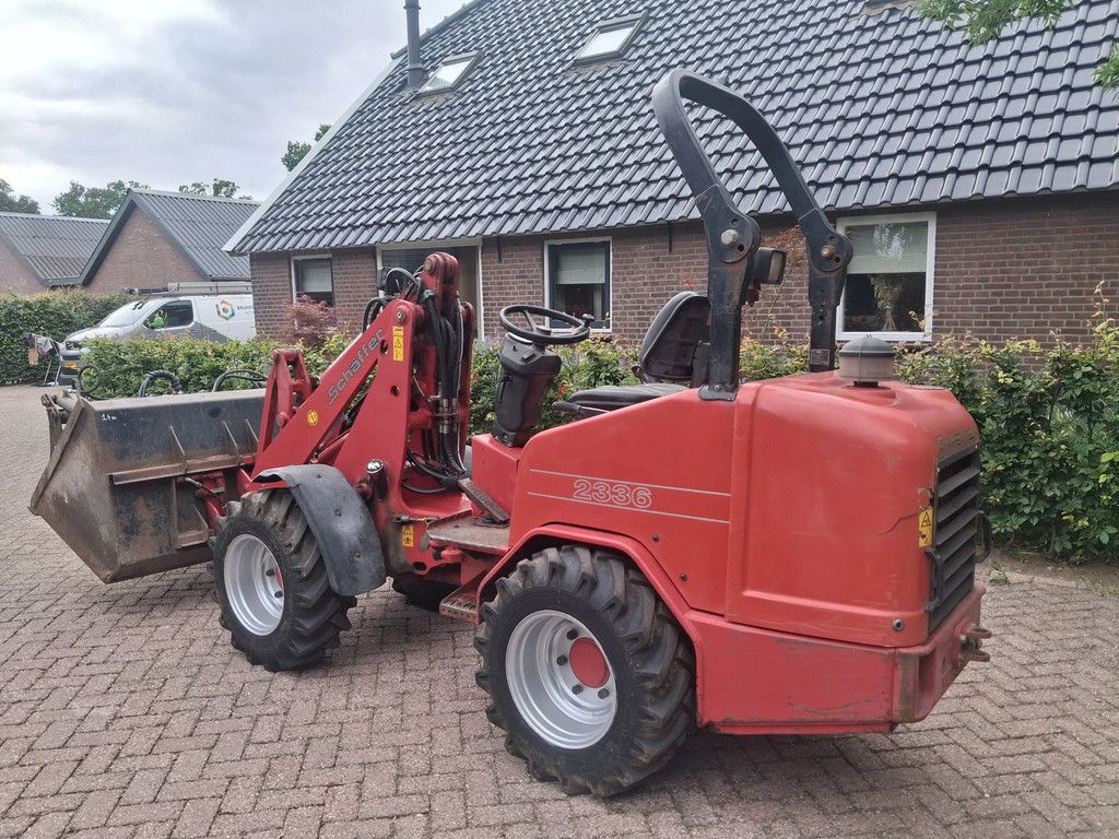 Schäffer 2336 2336 met bak en mestklem