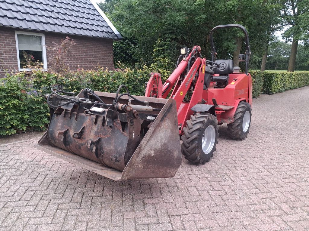 Schäffer 2336 2336 met bak en mestklem