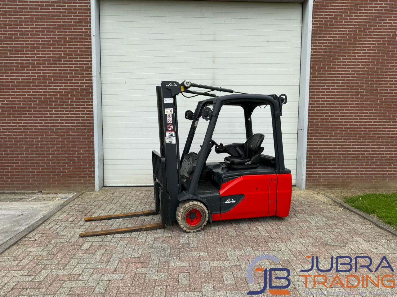 Linde E20L-02 Elektro-Gabelstapler | 2016 | 8410 Std. | 2T 4.6M