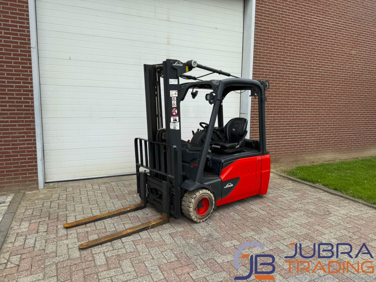 Linde E20L-02 Elektro-Gabelstapler | 2016 | 8410 Std. | 2T 4.6M