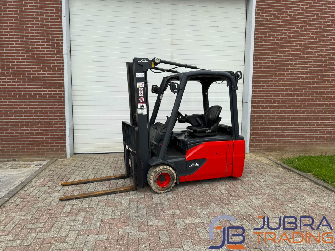 Linde E20L-02 Elektro-Gabelstapler | 2016 | 8410 Std. | 2T 4.6M