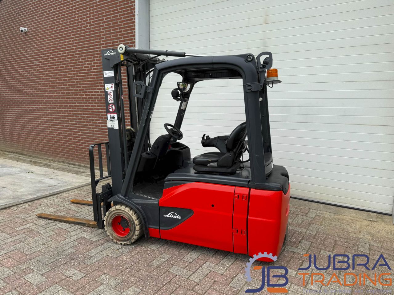 Linde E20L-02 Elektro-Gabelstapler | 2016 | 8410 Std. | 2T 4.6M