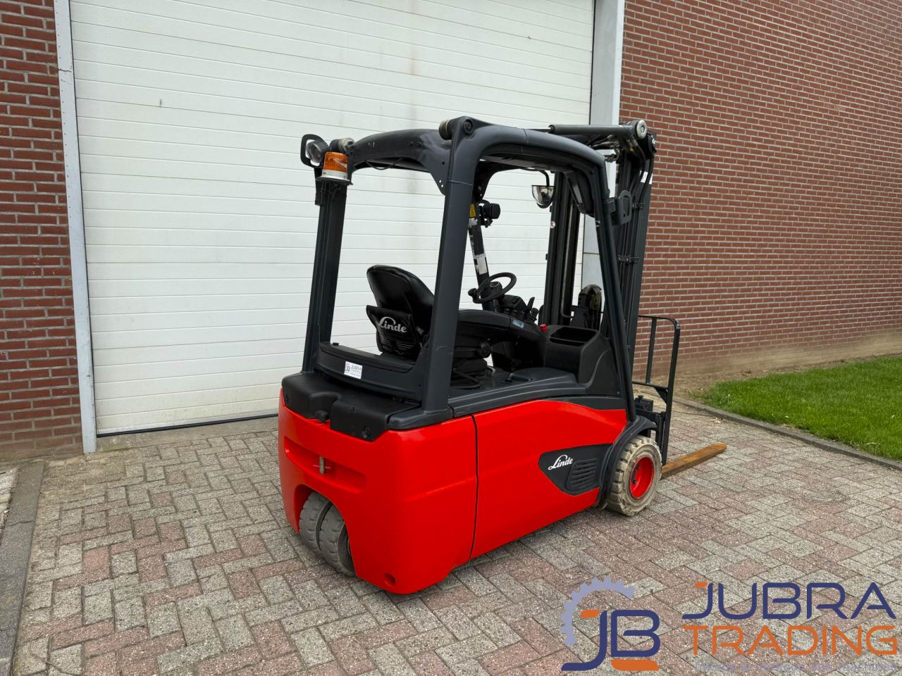 Linde E20L-02 Elektro-Gabelstapler | 2016 | 8410 Std. | 2T 4.6M