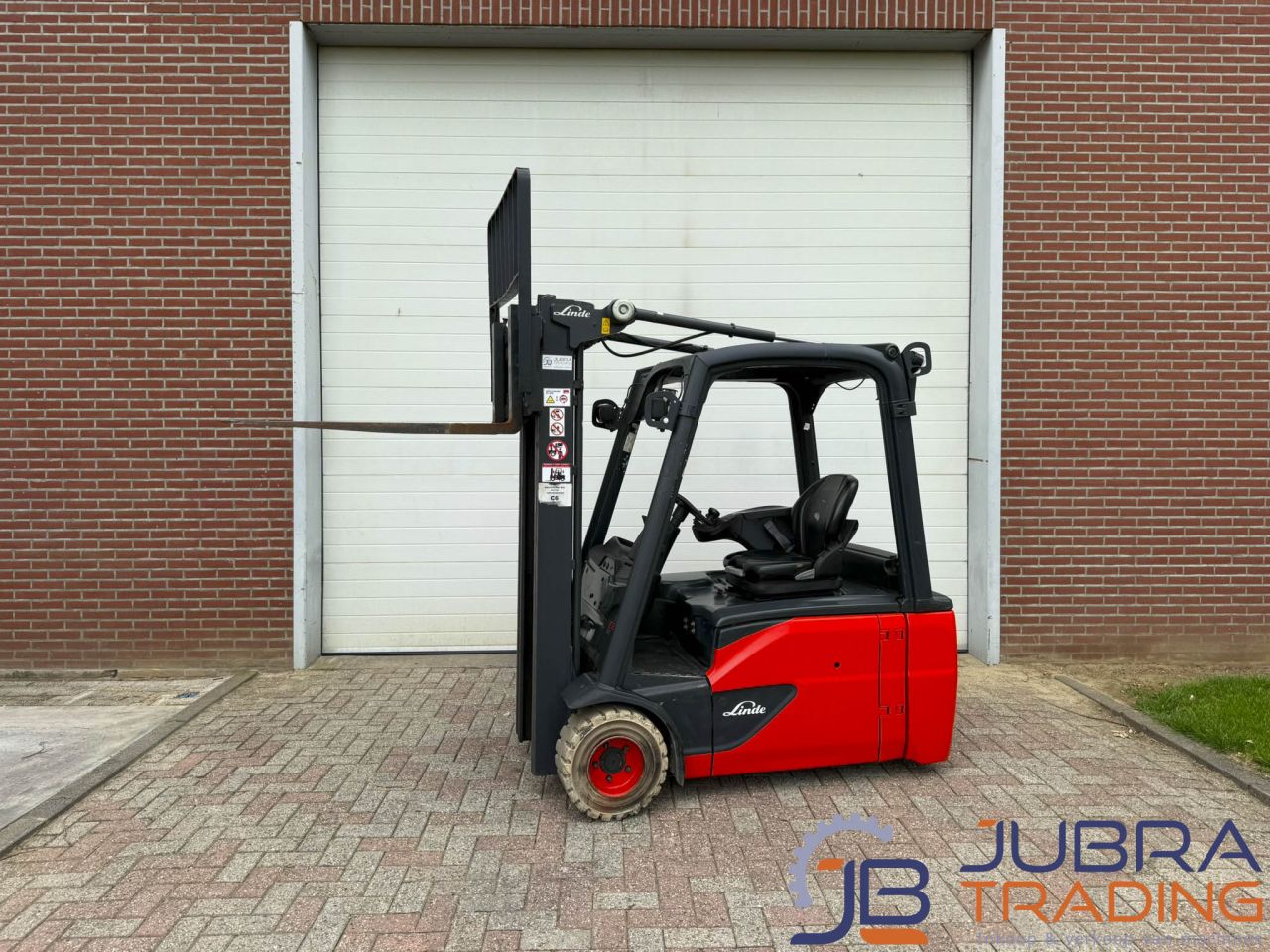 Linde E20L-02 Elektro-Gabelstapler | 2016 | 8410 Std. | 2T 4.6M
