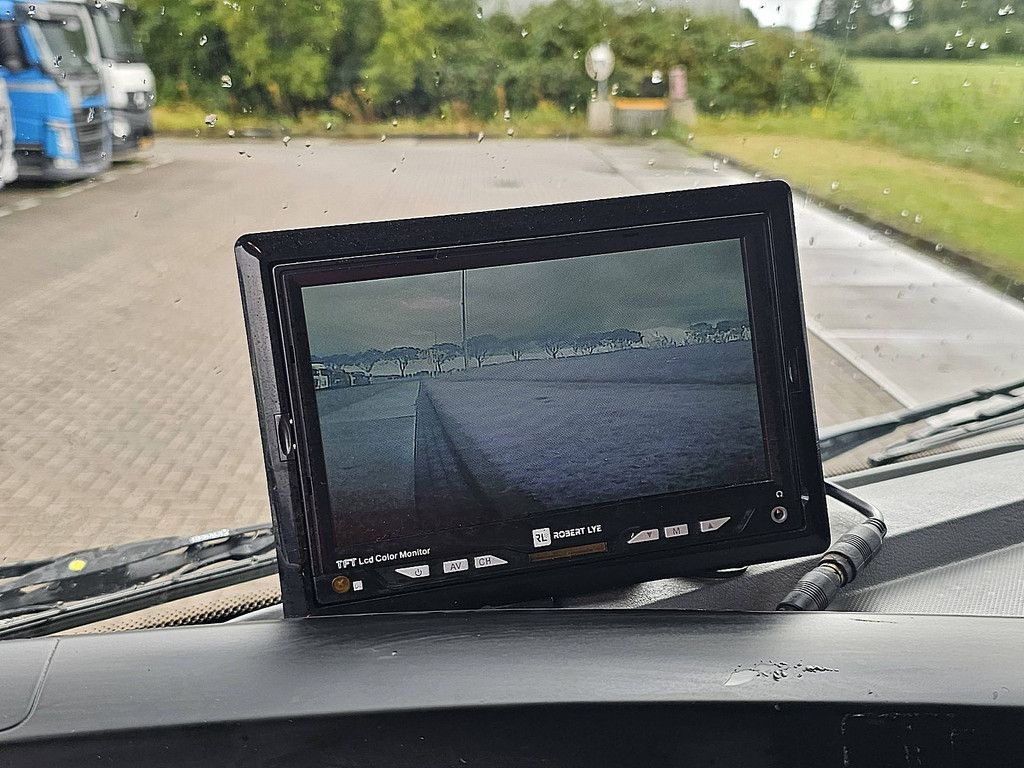 RENAULT D 210