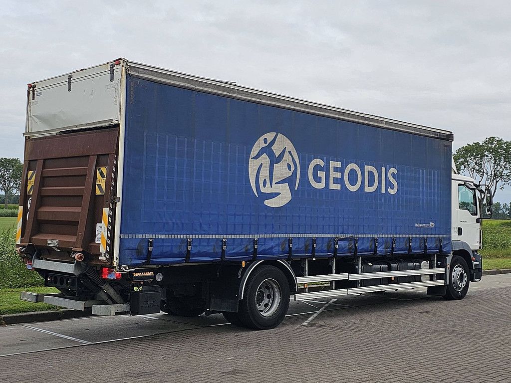M.A.N. 18.340 TGM 3.000 kg taillift