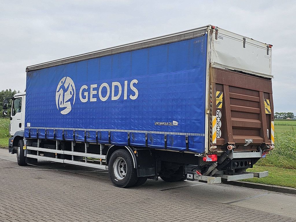 M.A.N. 18.340 TGM 3.000 kg taillift