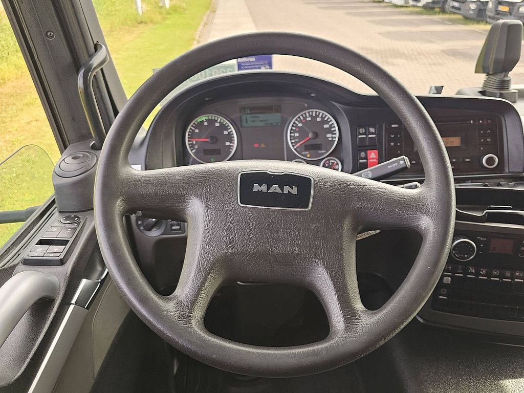 M.A.N. 18.340 TGM 3.000 kg taillift