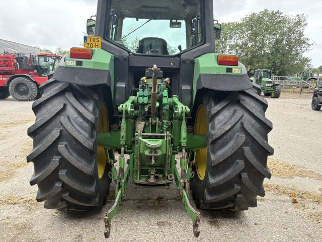 John deere 6910
