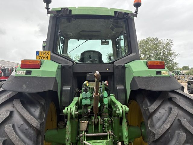 John deere 6910