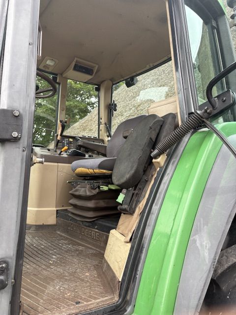John deere 6910