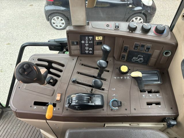 John deere 6910