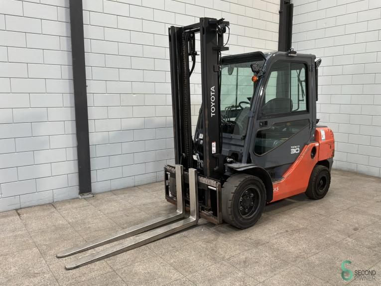 Forklifts Diesel Toyota 02-8 FDF 30 2020
