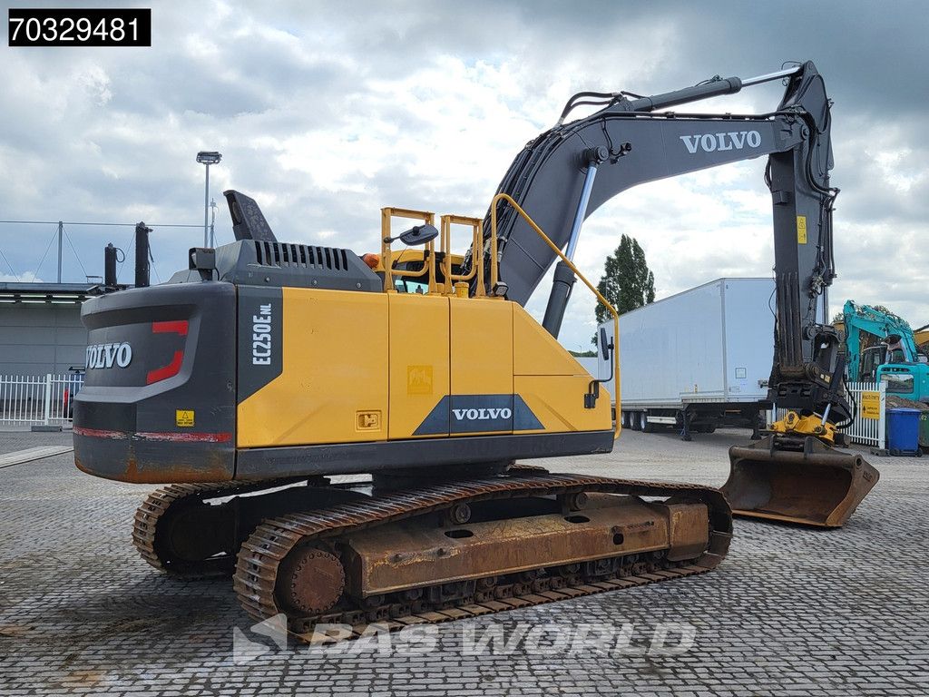 Volvo EC250 E NL 3M Width