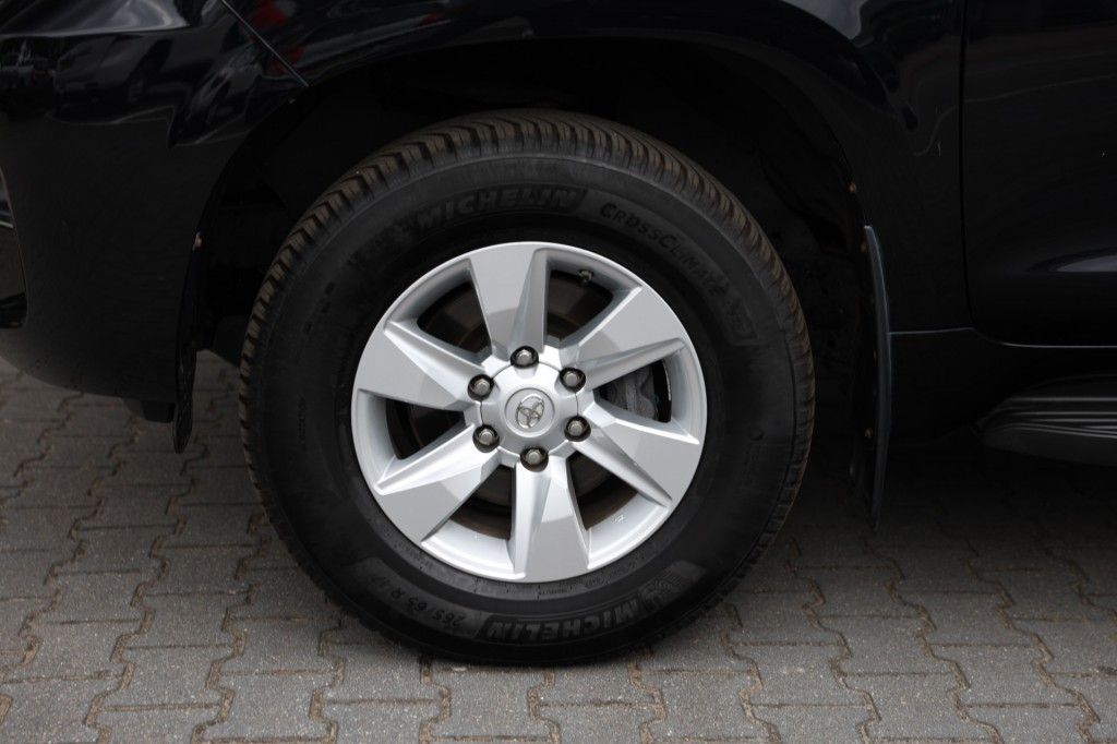 Toyota Landcruiser 150 2.8 D-4D 3DRS CHALLENGER A/T VAN