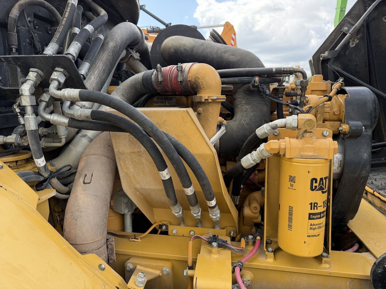 Caterpillar 730 Dumper