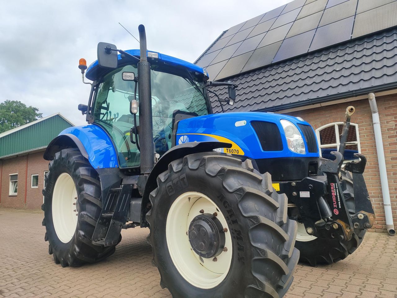 Prachtige New Holland T 6070 Range Command