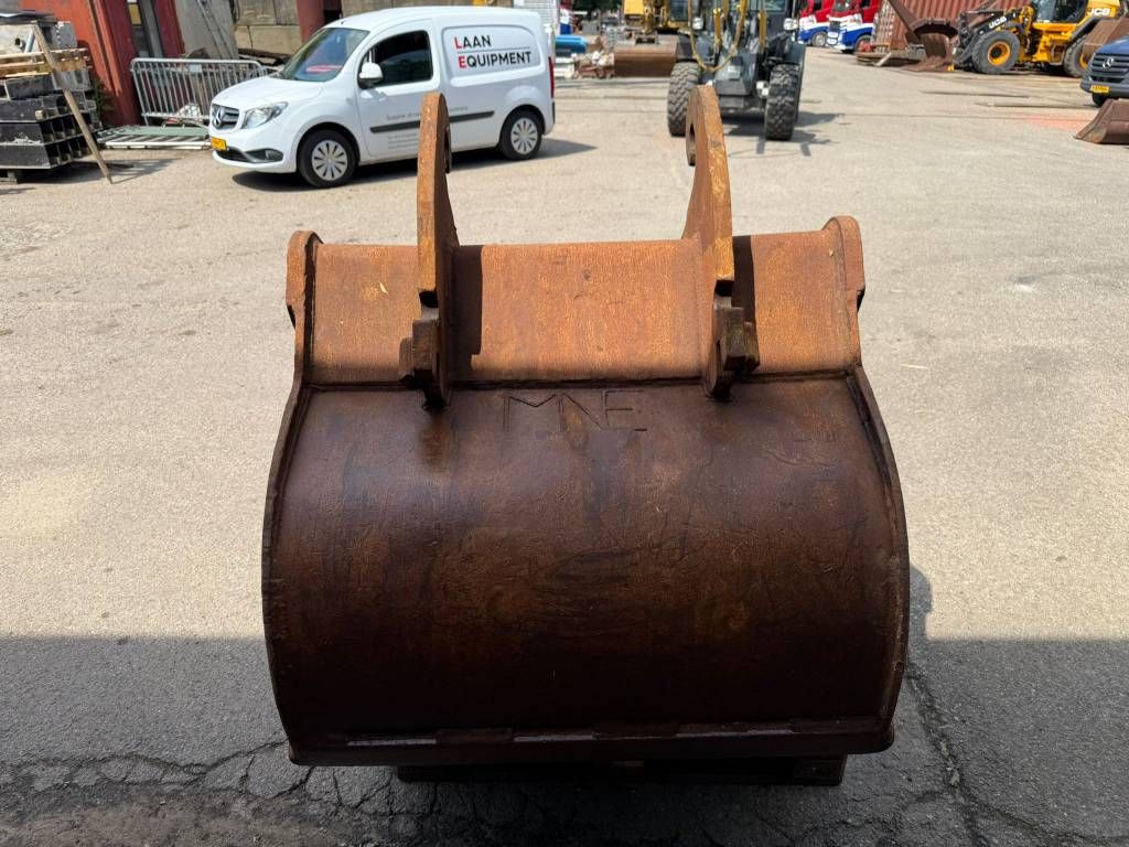 CW40 Digging bucket 140cm wide