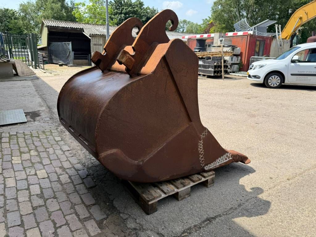 CW40 Digging bucket 140cm wide