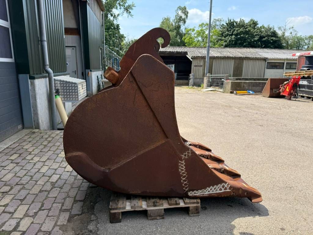 CW40 Digging bucket 140cm wide
